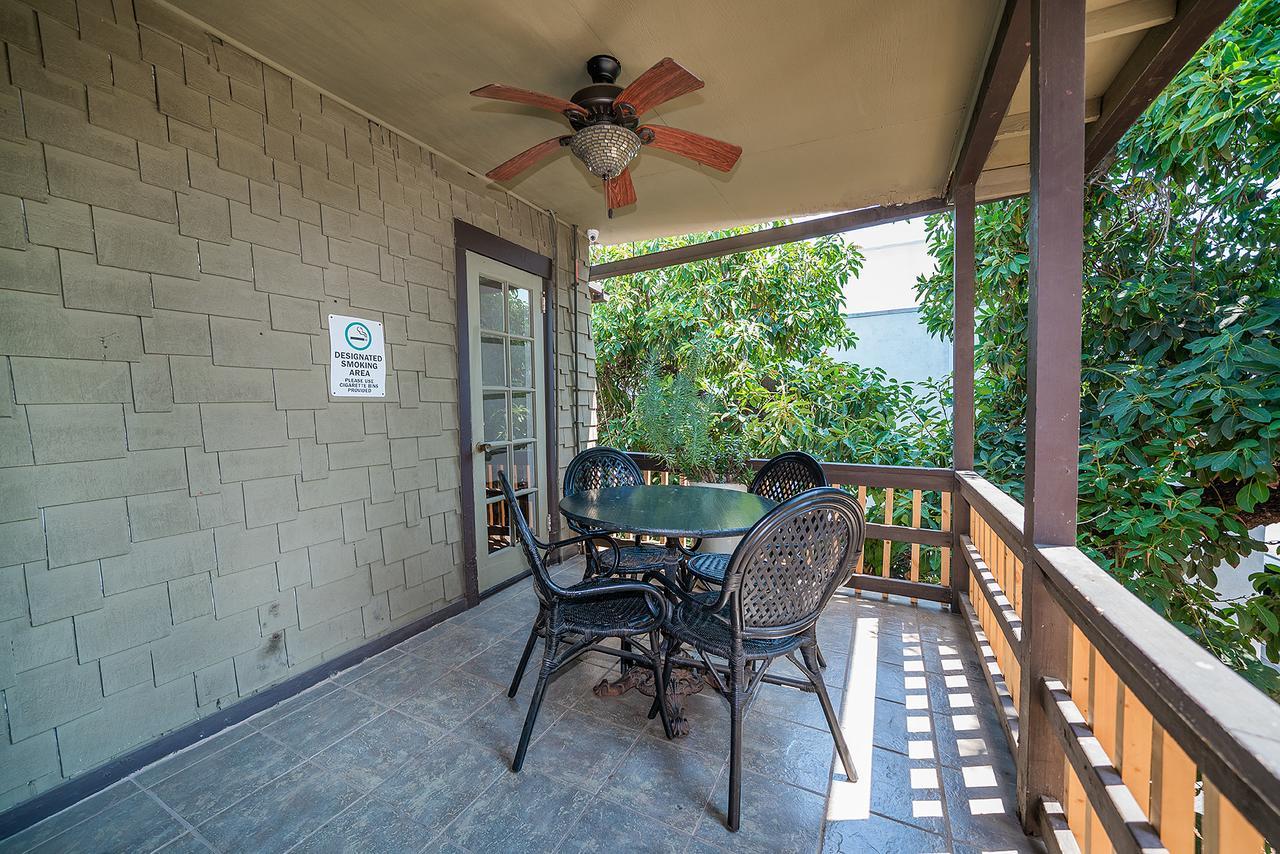 Hollywood Bed & Breakfast 3*