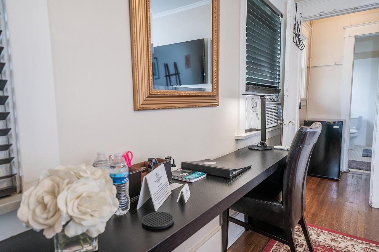 Hollywood Bed & Breakfast Los Angeles