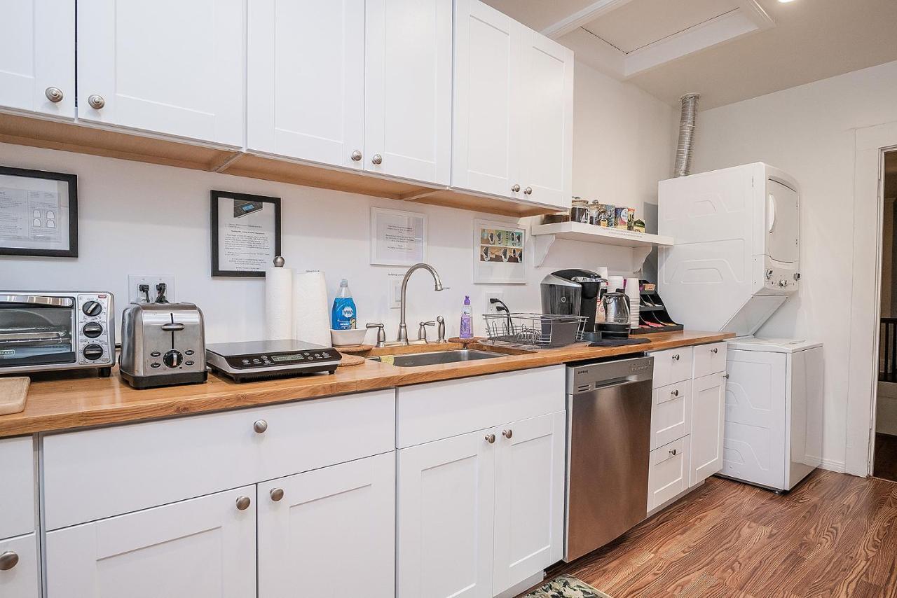 Bed & Breakfast Hollywood 3*